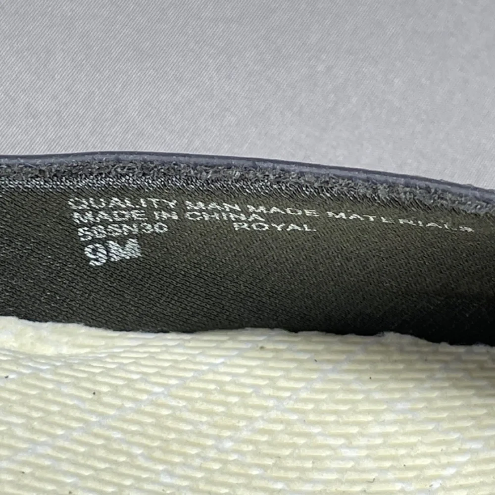 NEW Naturalizer Heels Womens 9 gray faux leather kitten pump classic slip on - Picture 8 of 14